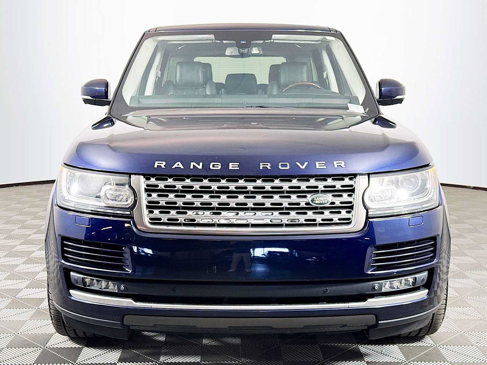 Used 2015 Land Rover Range Rover Supercharged AWD/4WD image 2