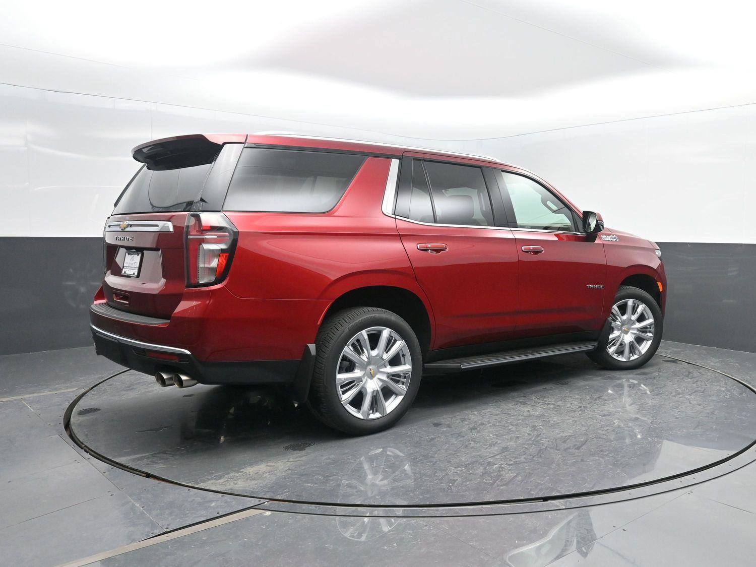 Used 2021 Chevrolet Tahoe High Country image 2