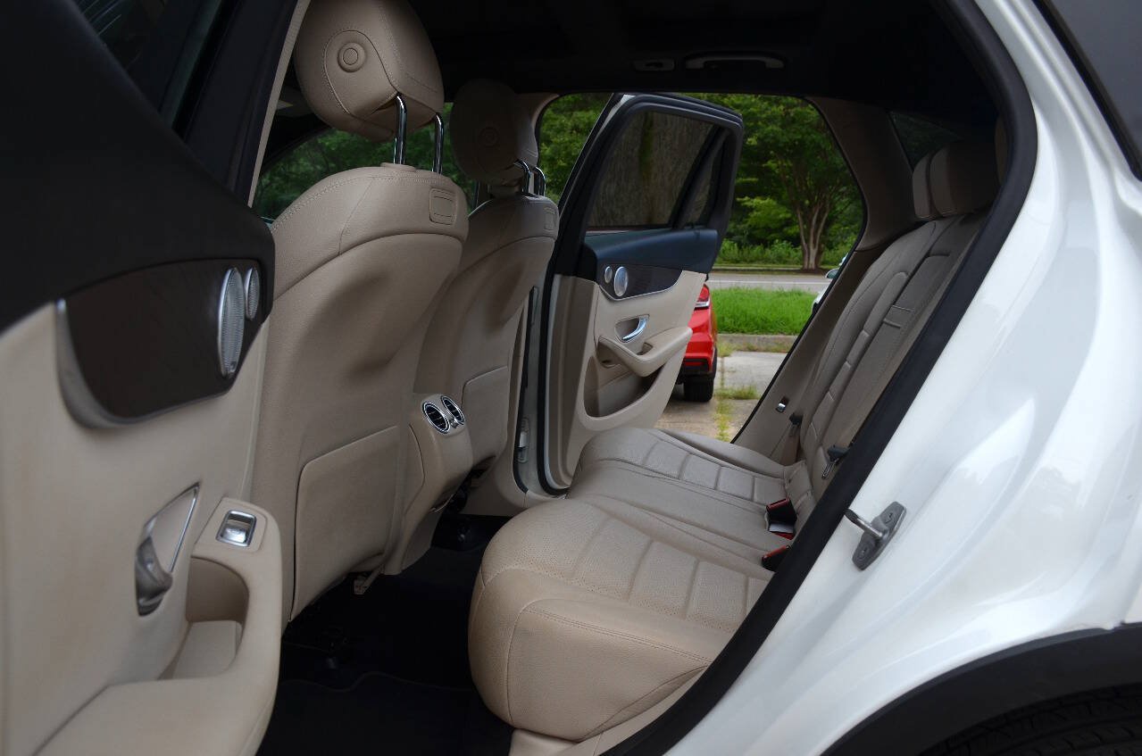 Used 2018 Mercedes-Benz GLC 300 4MATIC image 14