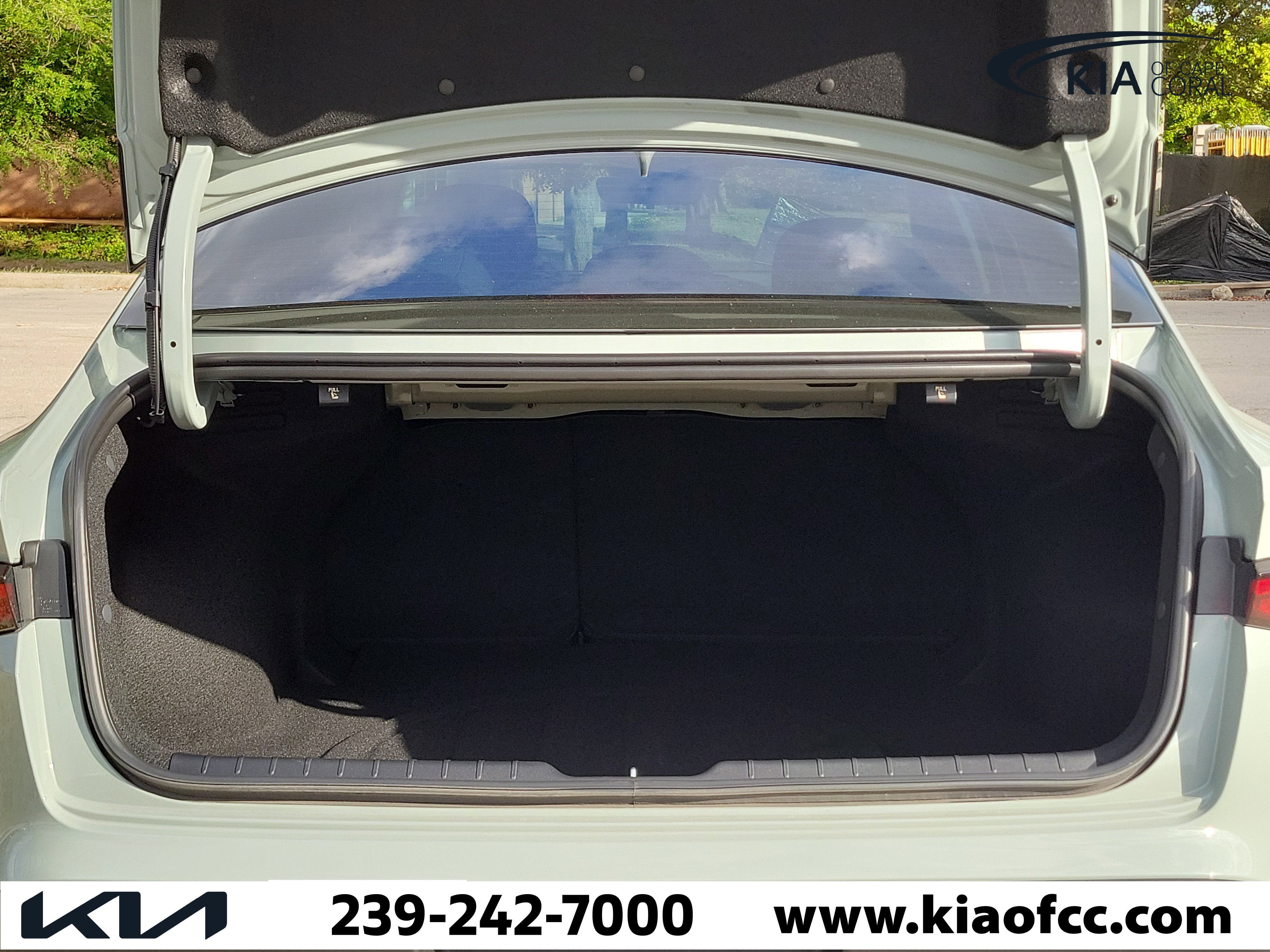 Used 2025 Kia K4 EX image 9