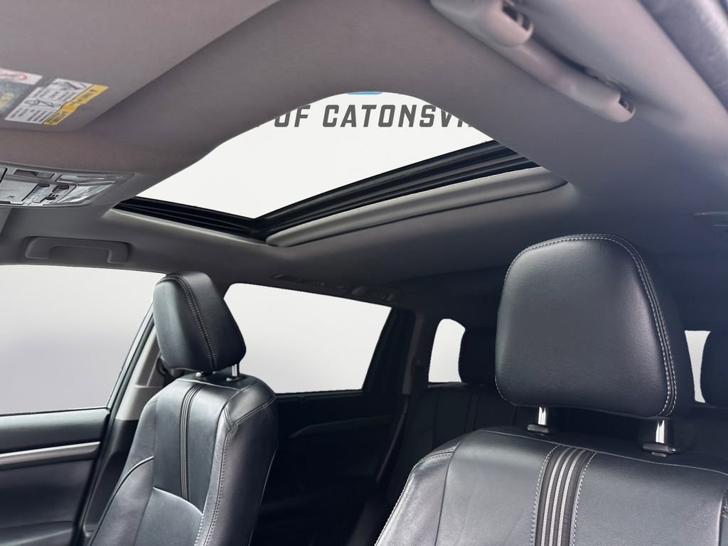 Used 2018 Toyota Highlander SE w/ Protection Package #3 image 19