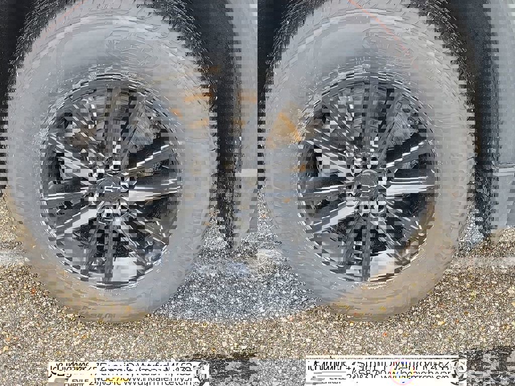 Used 2023 Chevrolet Traverse LT w/ LPO, Floor Liner Package image 33