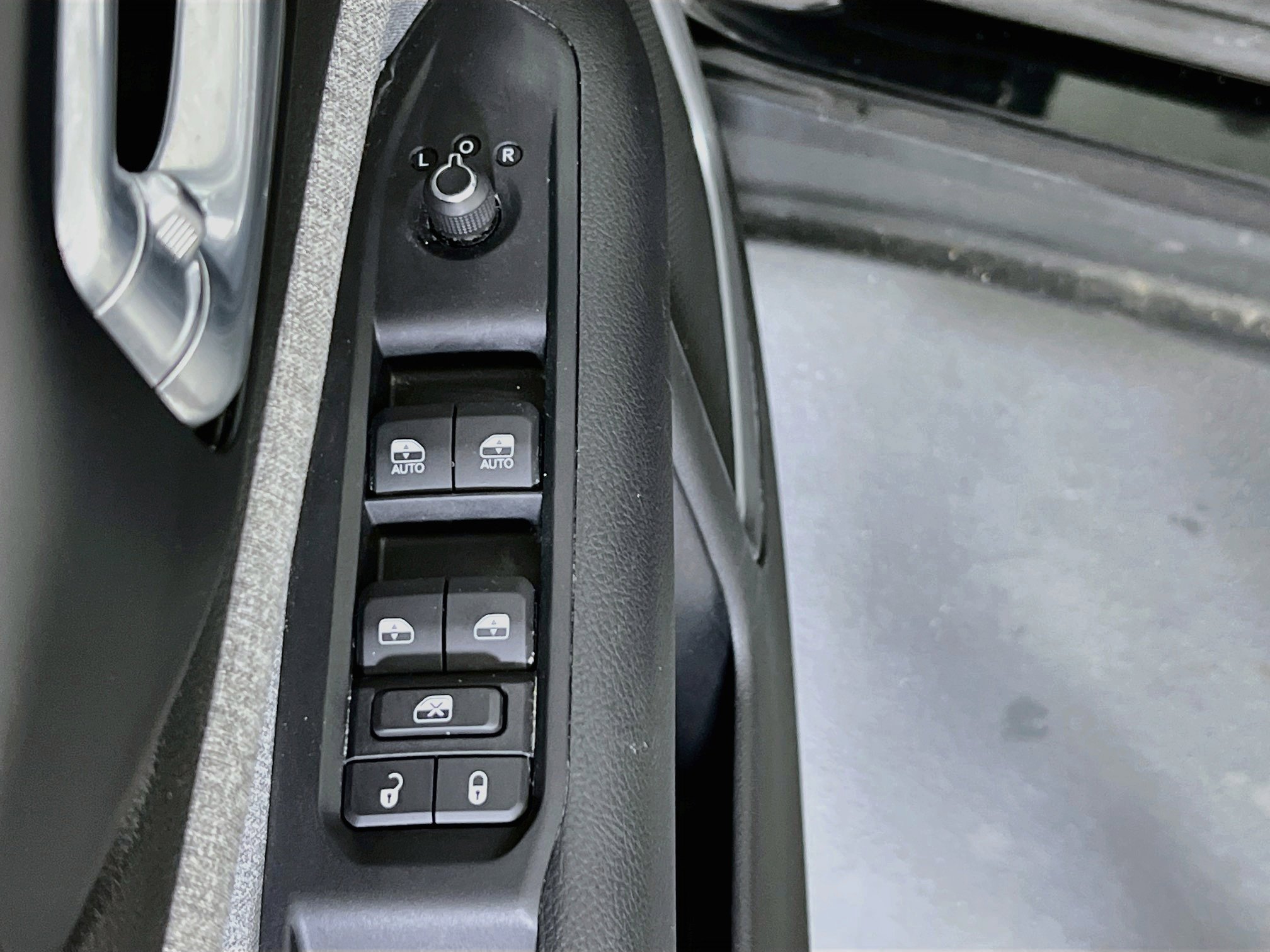 Used 2022 Jeep Compass Latitude AWD/4WD image 17