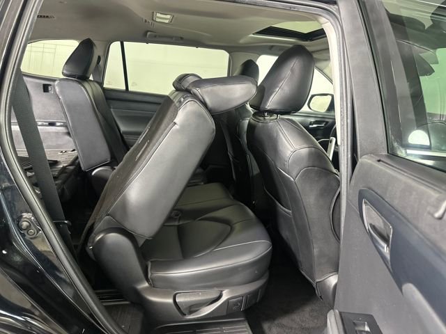 Used 2022 Toyota Highlander XLE image 28