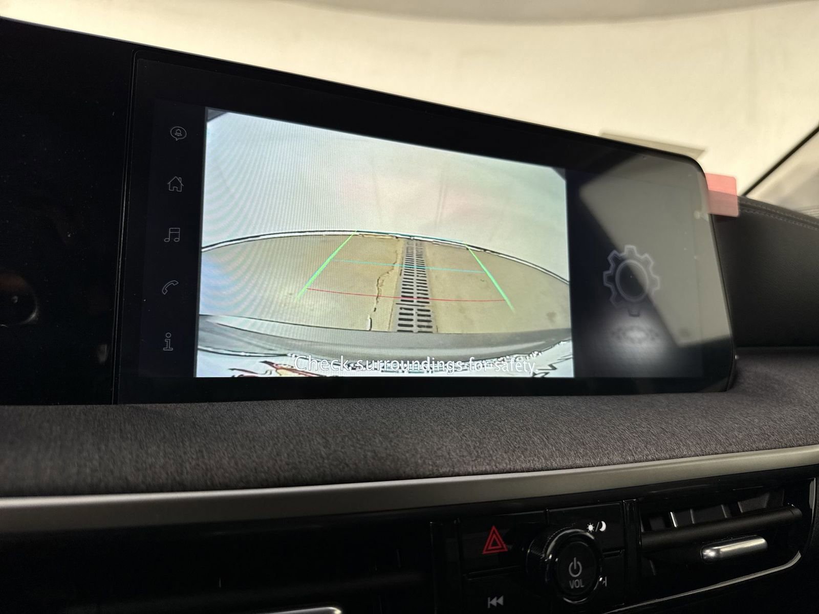New 2025 Nissan Kicks SV image 8