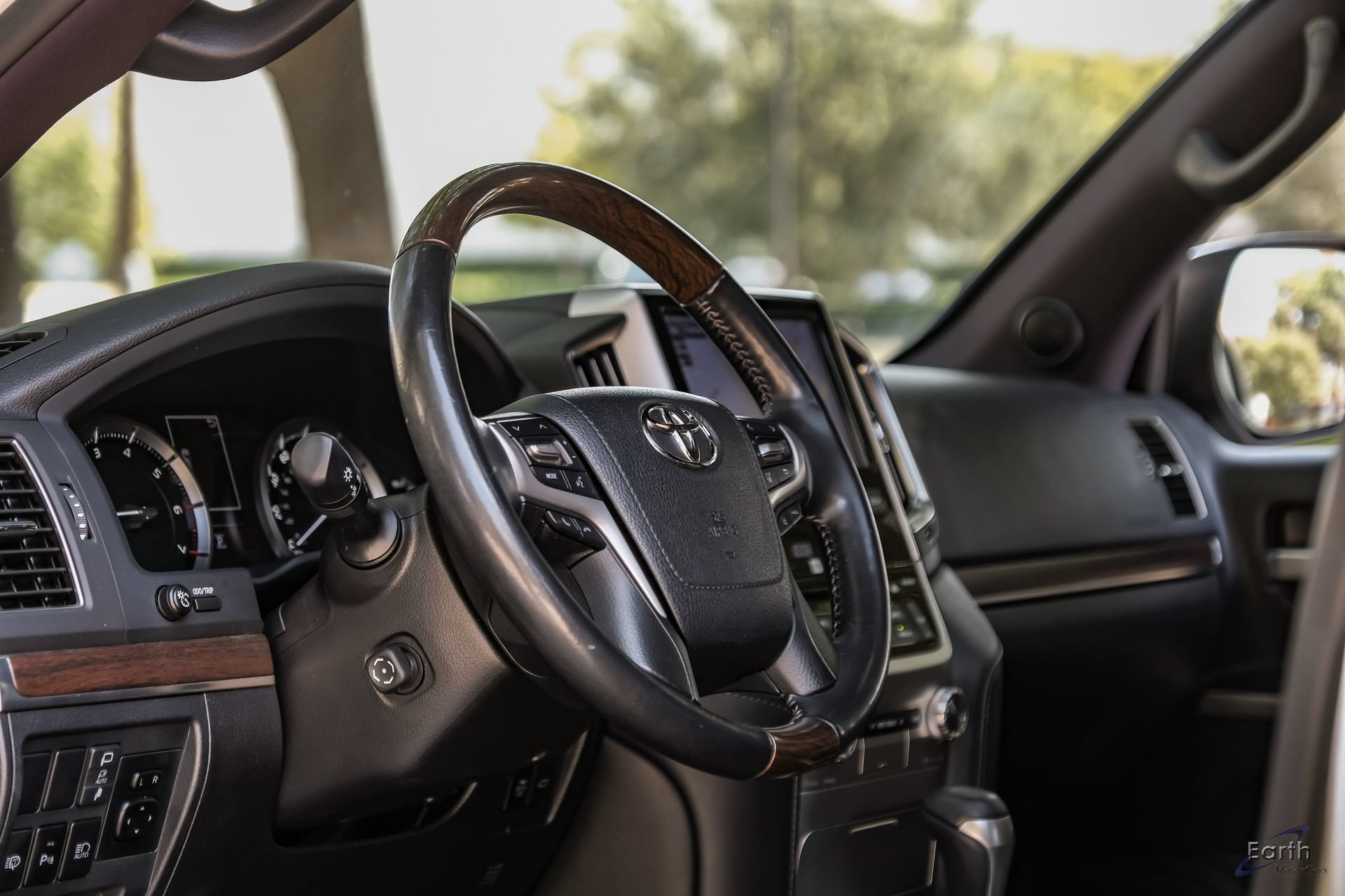 Used 2020 Toyota Land Cruiser AWD/4WD image 38