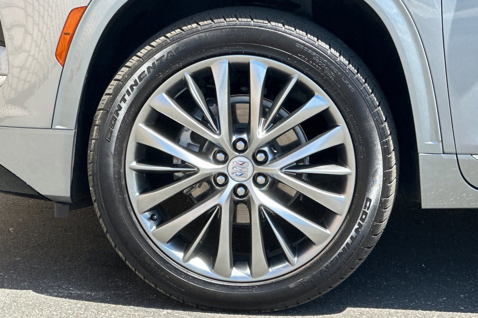 Certified 2025 Buick Enclave Avenir FWD image 29