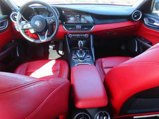 Used 2020 Alfa Romeo Giulia Sport w/ Quick Order Package 22K Sport image 21