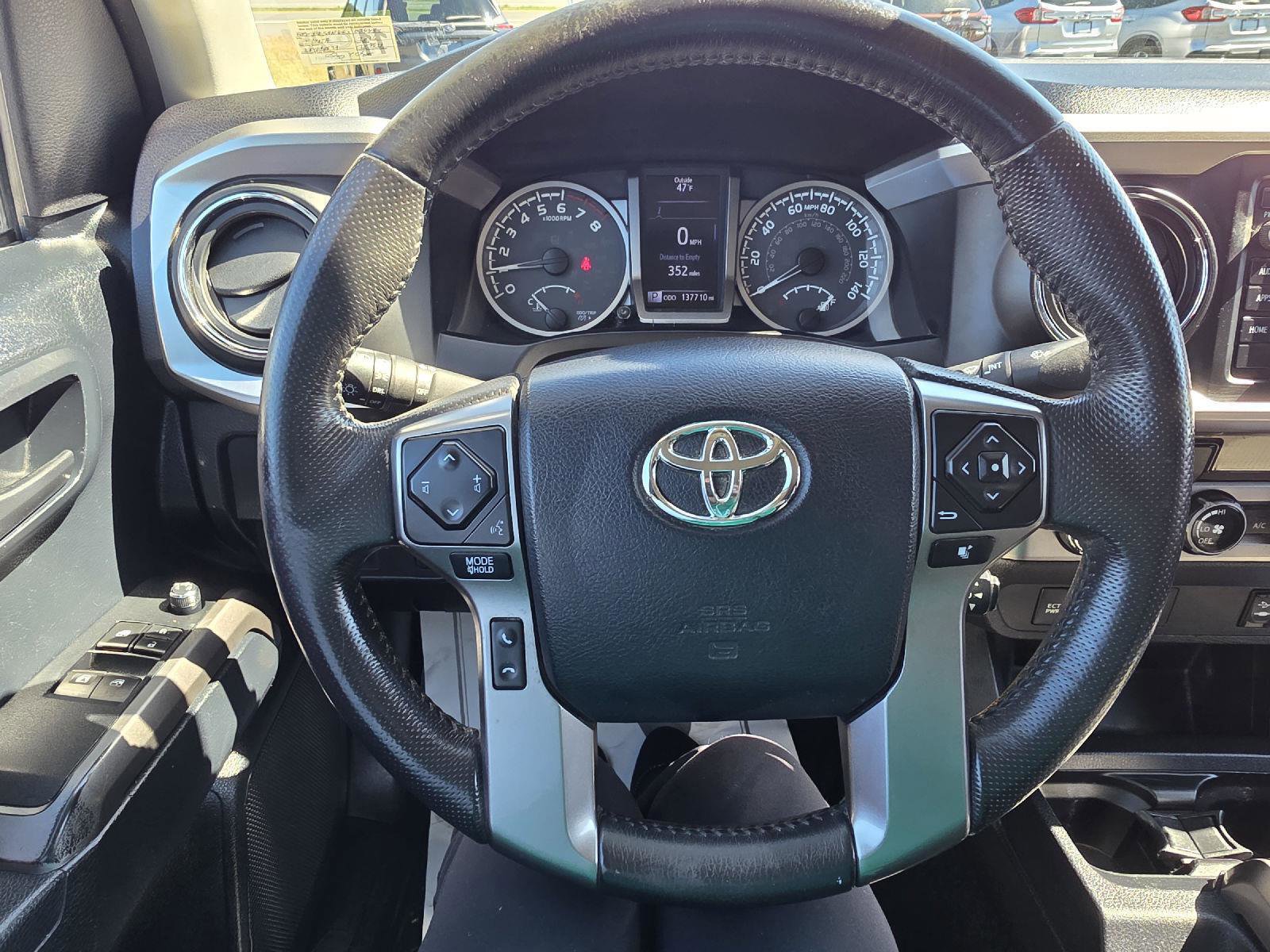 Used 2016 Toyota Tacoma SR5 w/ SR5 Appearance Package (SN) image 14