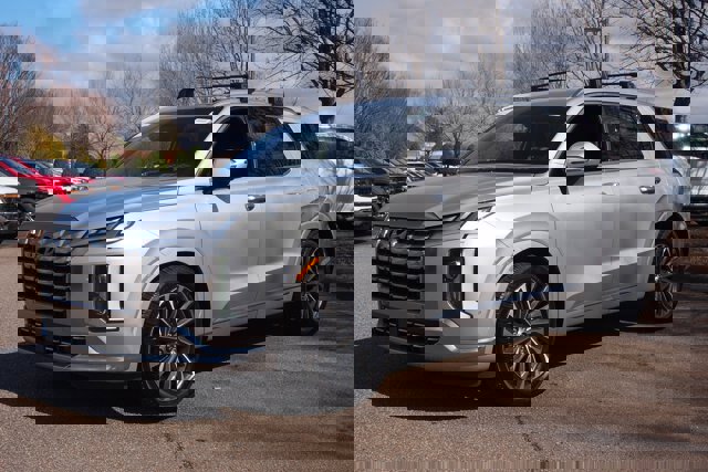 Used 2023 Hyundai Palisade Calligraphy image 3