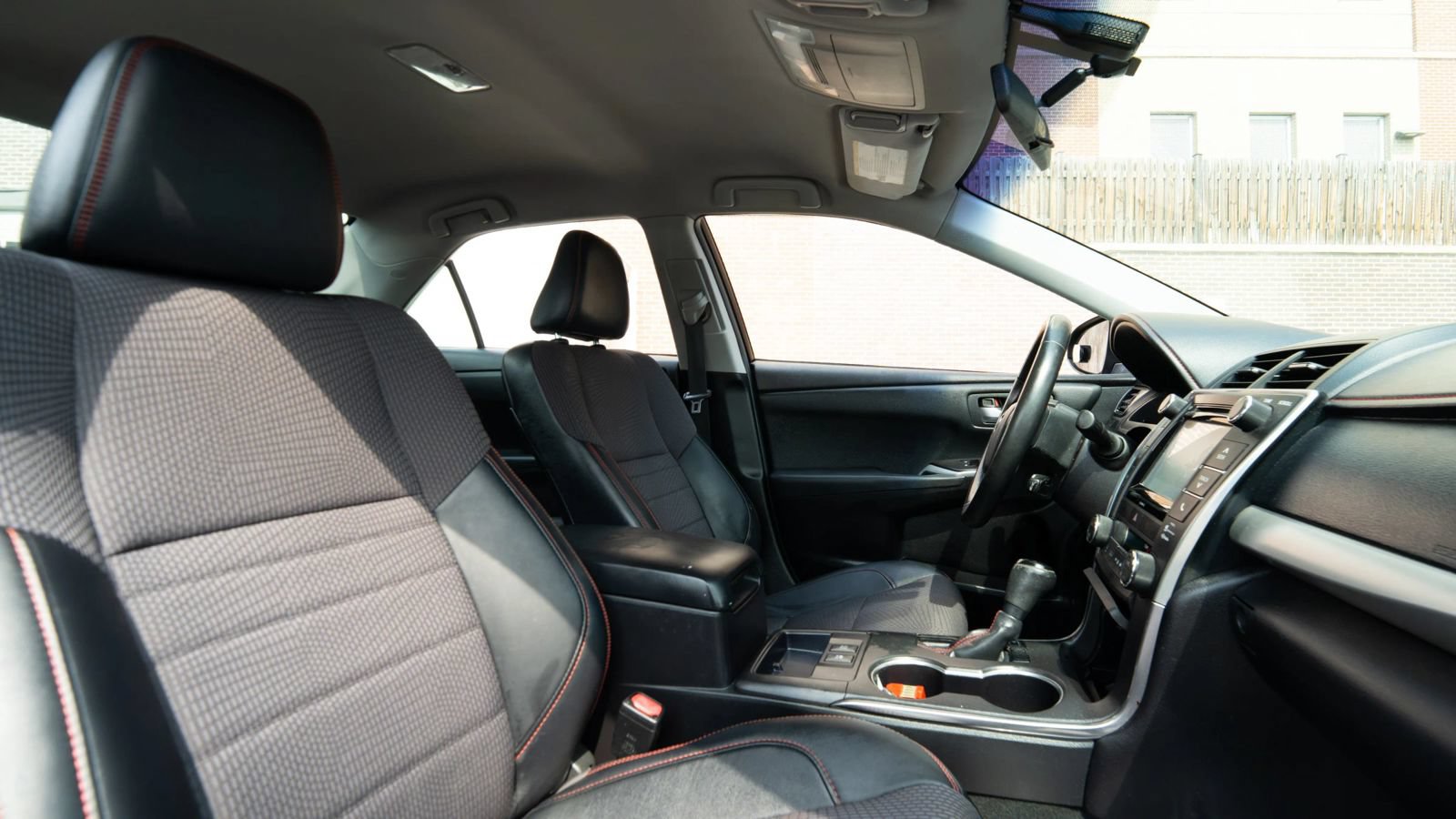 Used 2016 Toyota Camry SE FWD image 11