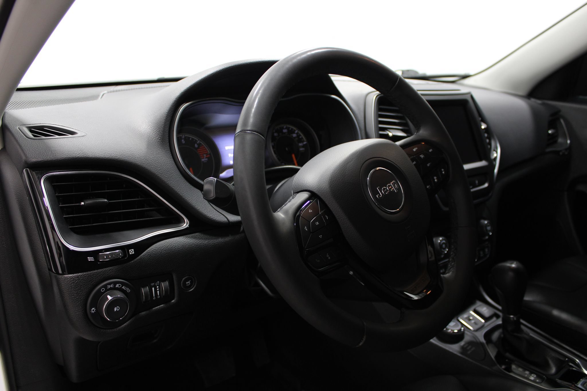 Used 2023 Jeep Cherokee Altitude Lux AWD/4WD image 12