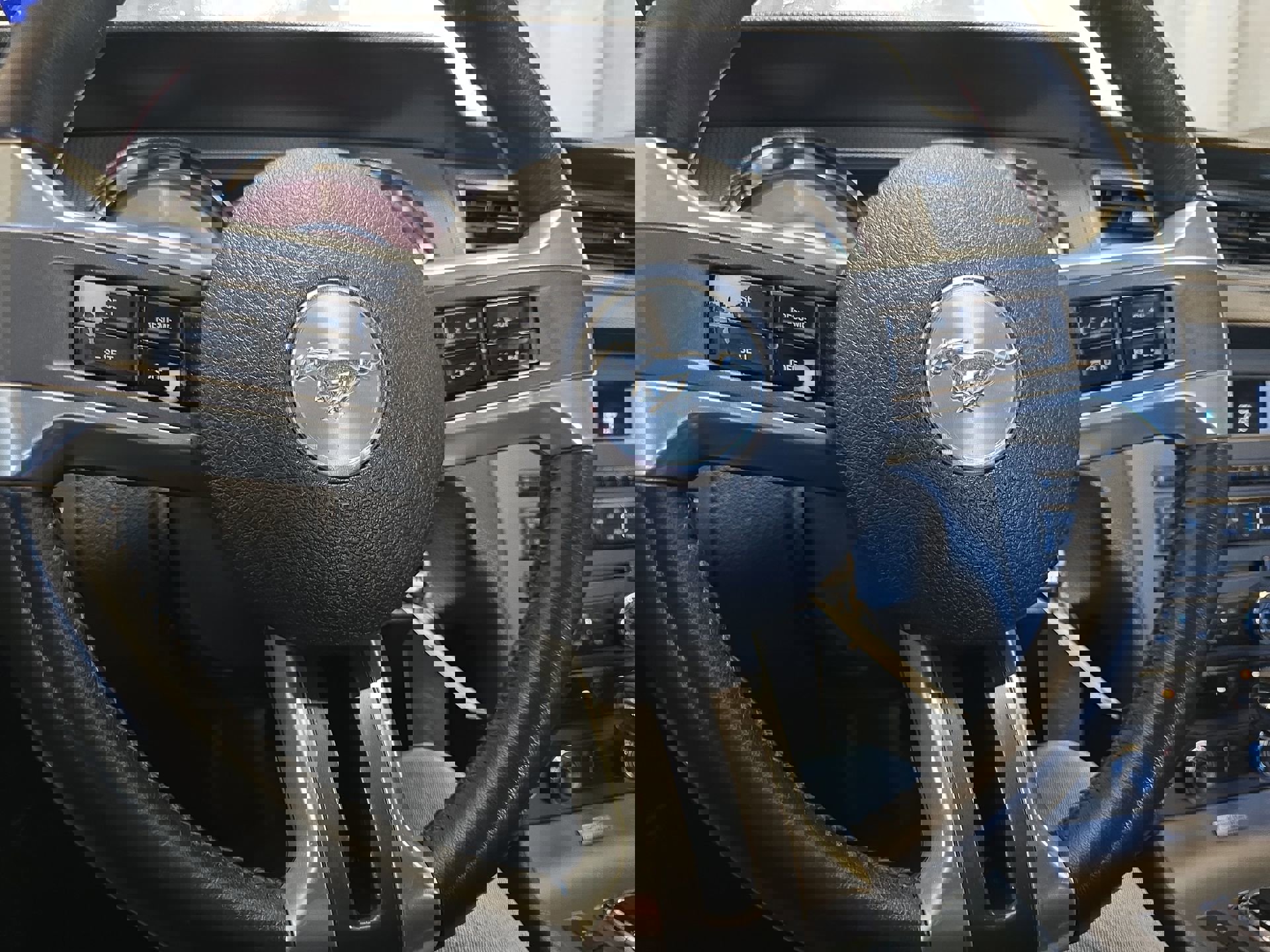 Used 2012 Ford Mustang GT Premium w/ HID Headlamps & Security Pkg image 15