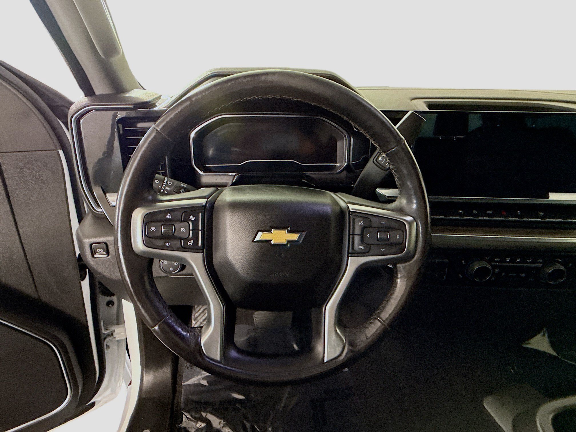 Used 2023 Chevrolet Silverado 1500 LT AWD/4WD image 13