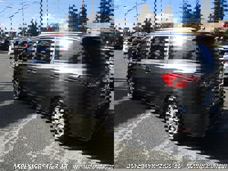 Used 2016 Kia Sedona LX w/ LX Essentials Premium Package image 5