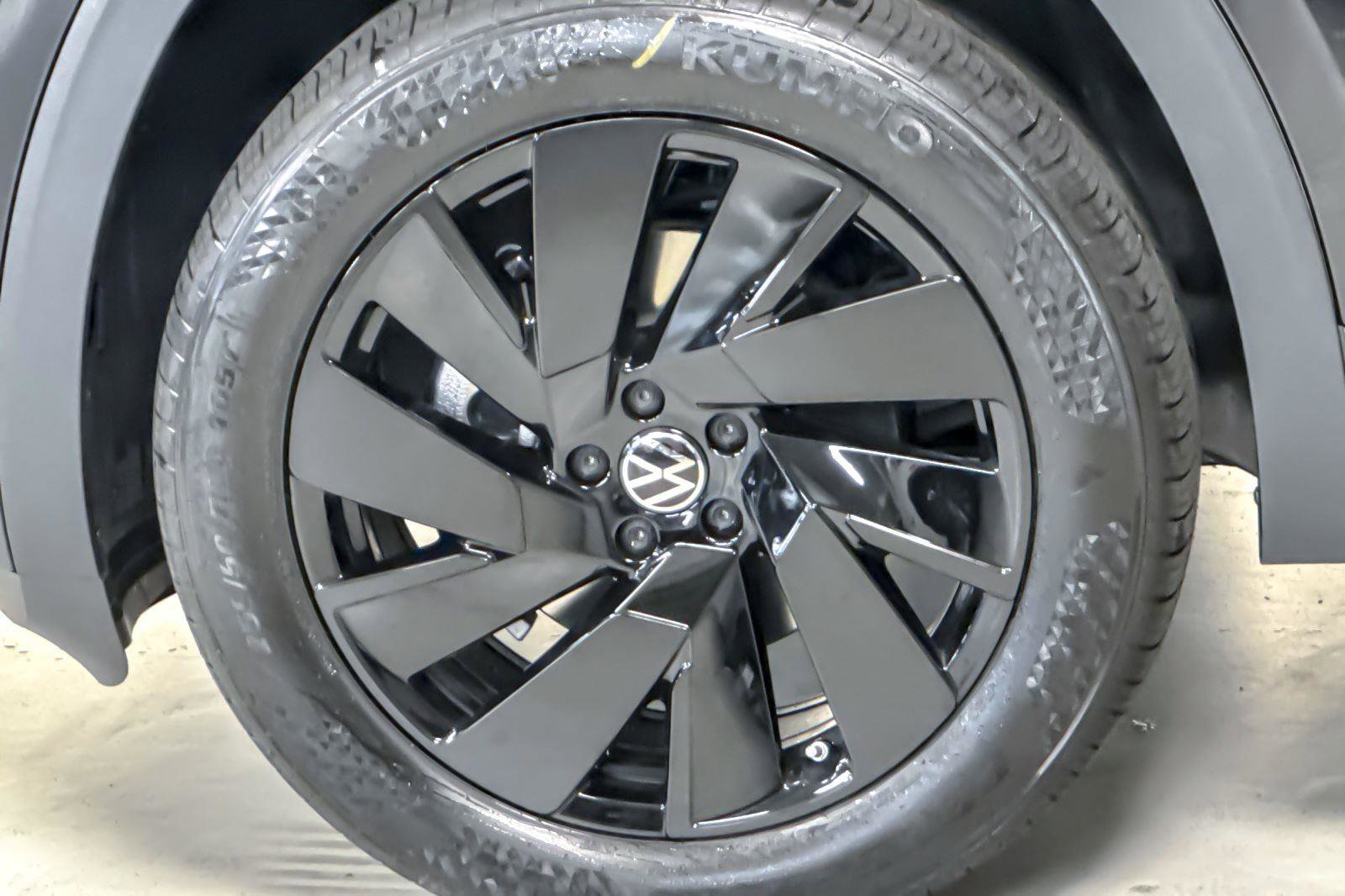 New 2026 Volkswagen Atlas SE image 25