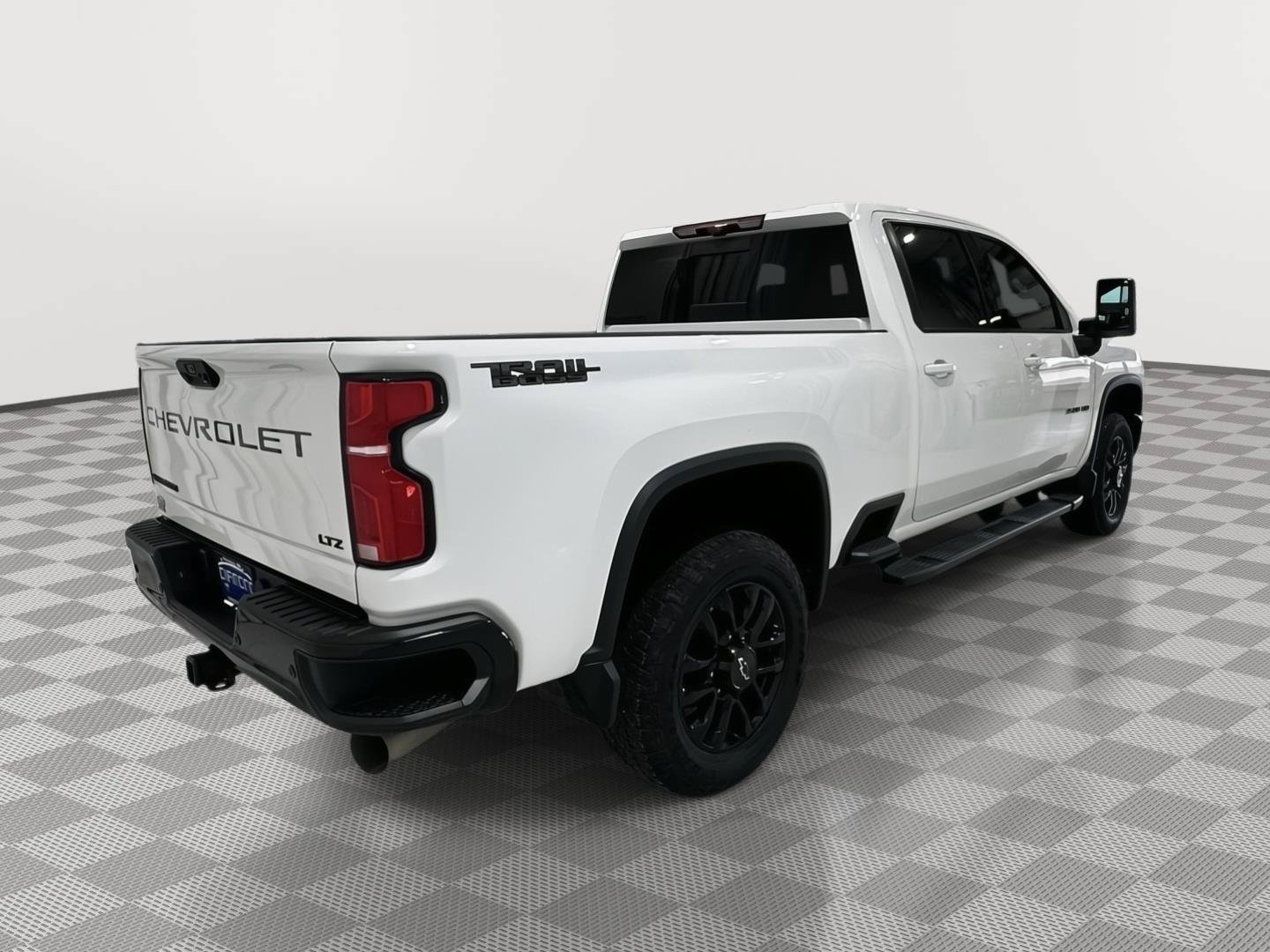 Used 2025 Chevrolet Silverado 3500 LTZ w/ LTZ Plus Package AWD/4WD image 5