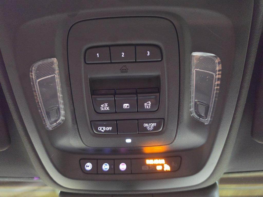 Used 2025 Cadillac CT5 V w/ Technology Package RWD image 26