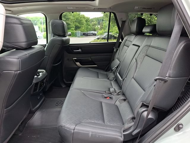 Used 2024 Toyota Sequoia Limited w/ TRD Off-Road Package AWD/4WD image 10