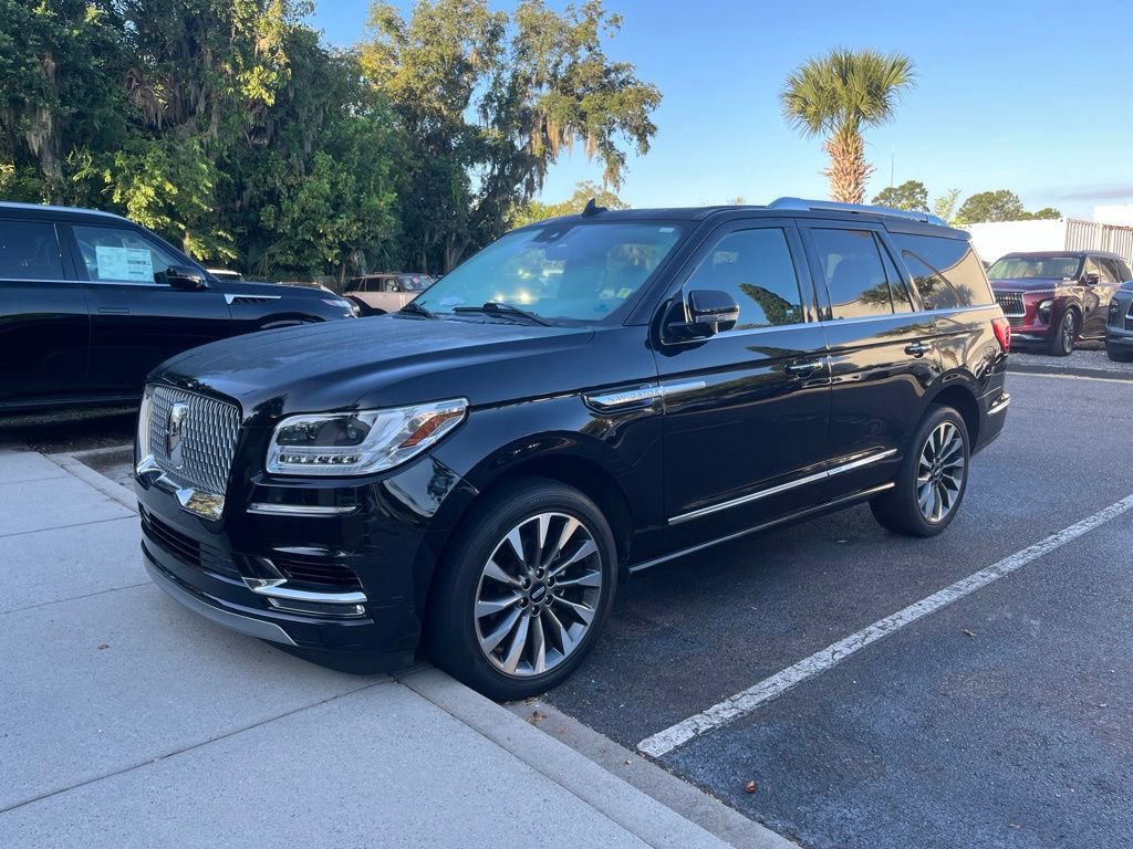 Used 2021 Lincoln Navigator Reserve w/ Luxury Package AWD/4WD image 1