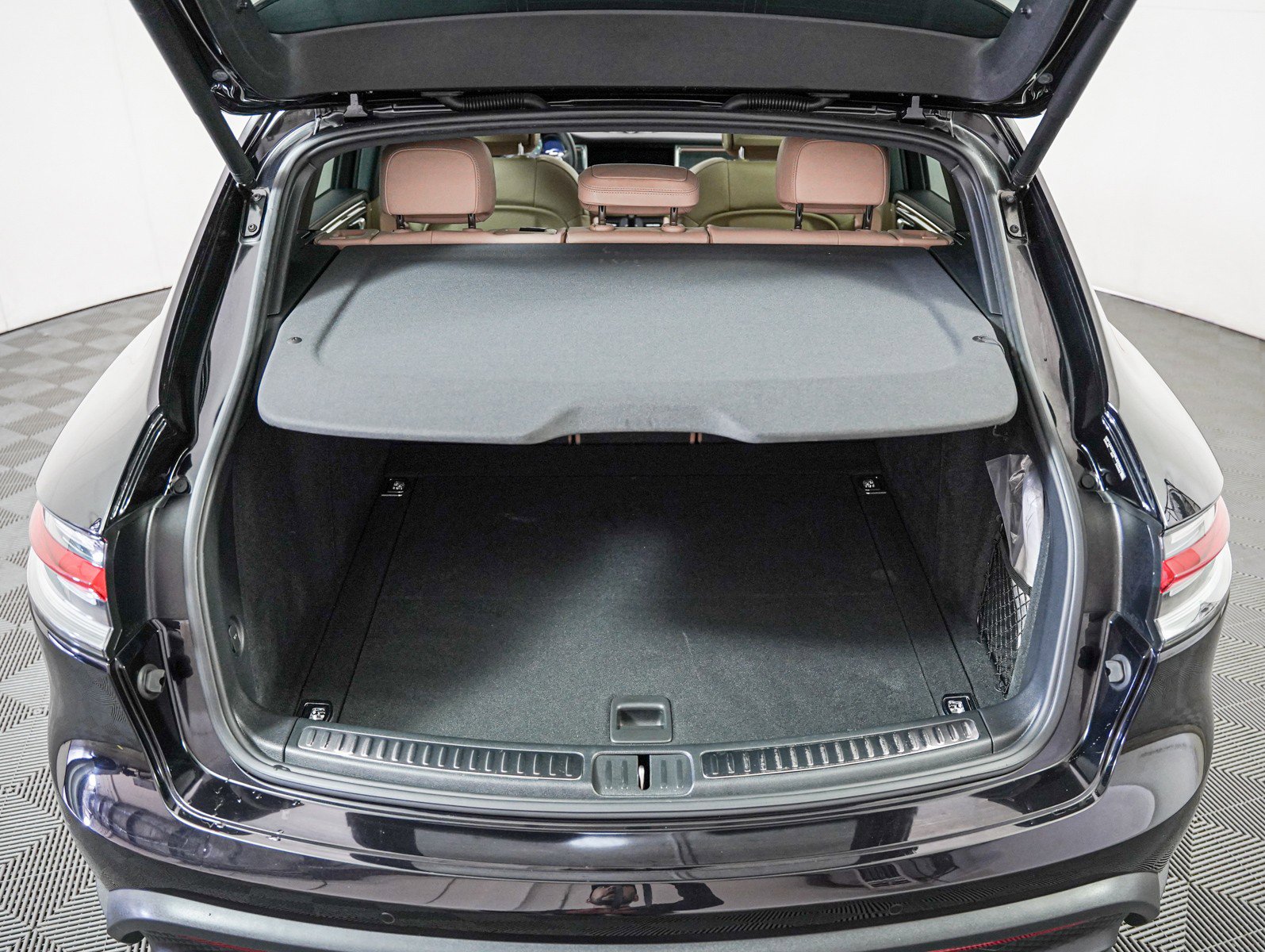 Certified 2024 Porsche Macan image 26