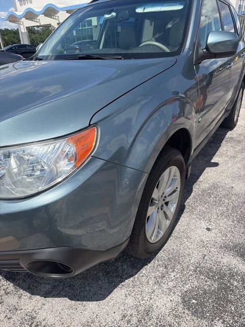 Used 2012 Subaru Forester 2.5X Premium AWD/4WD image 2