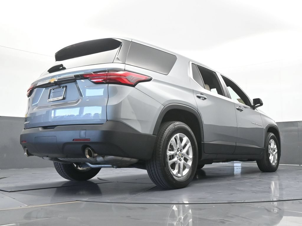 Used 2023 Chevrolet Traverse LS FWD image 54