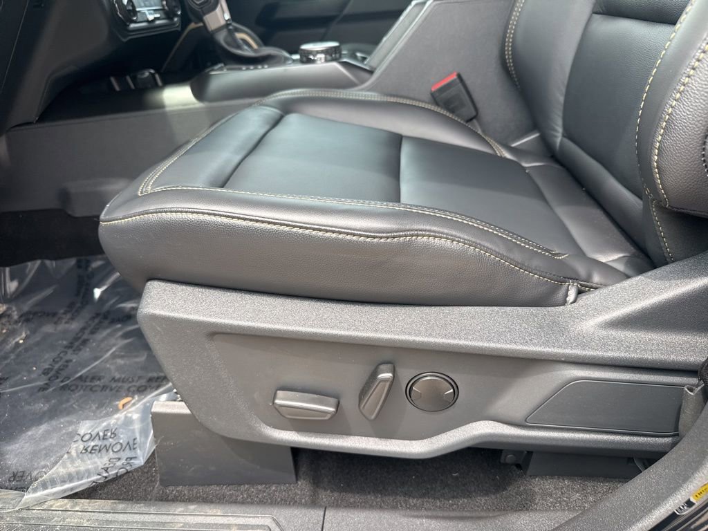 New 2025 Ford Bronco Badlands image 8