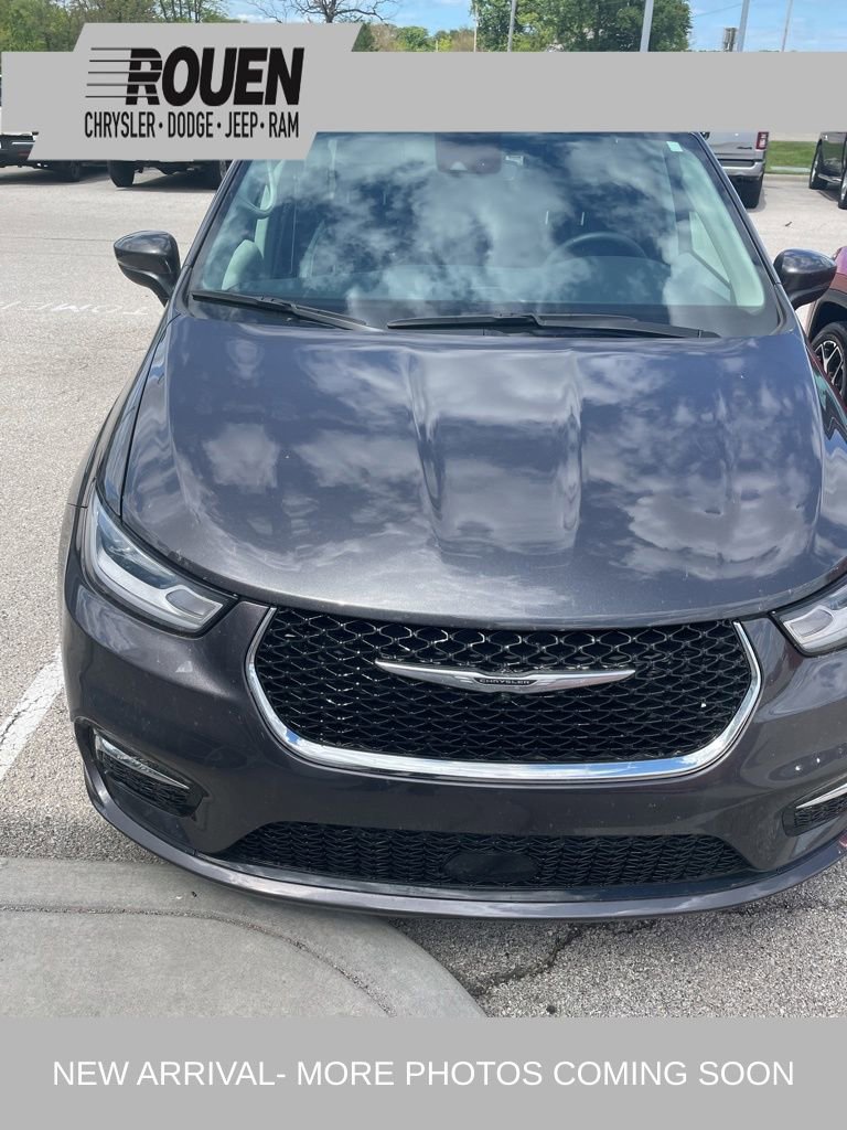 Used 2023 Chrysler Pacifica Touring-L