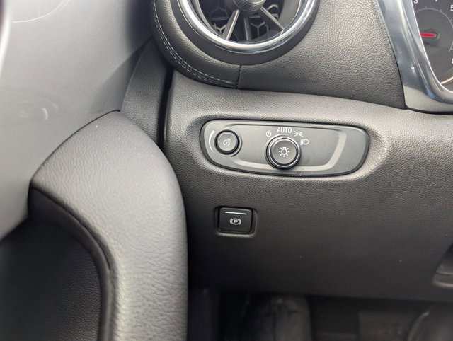 Used 2021 Chevrolet Blazer LT image 19