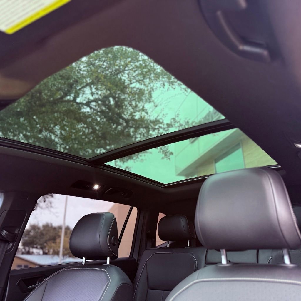 Used 2022 Volkswagen Tiguan SE R-Line image 27