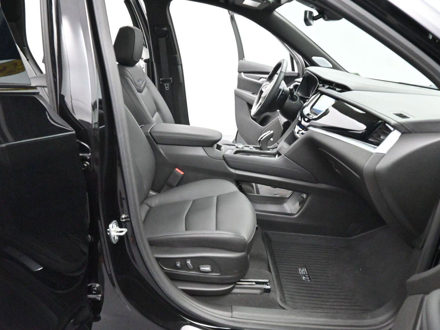 Certified 2025 Cadillac XT6 Sport w/ LPO, Floor Liner Package image 35