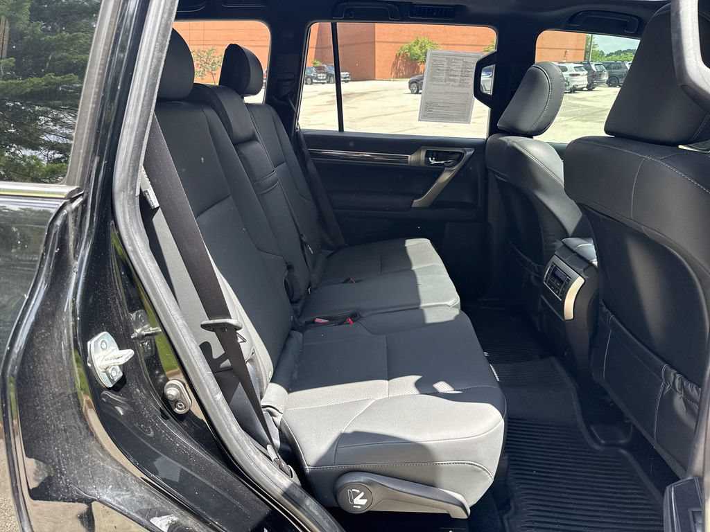 Used 2020 Lexus GX 460 Premium w/ Premium Package AWD/4WD image 32