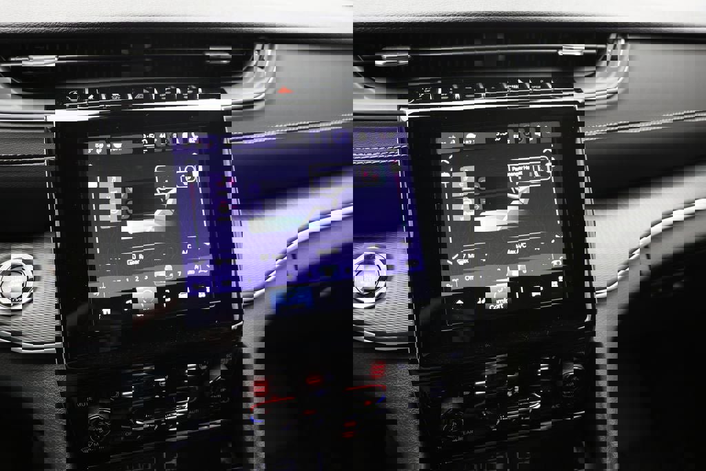 Used 2024 Jeep Grand Cherokee Altitude image 22