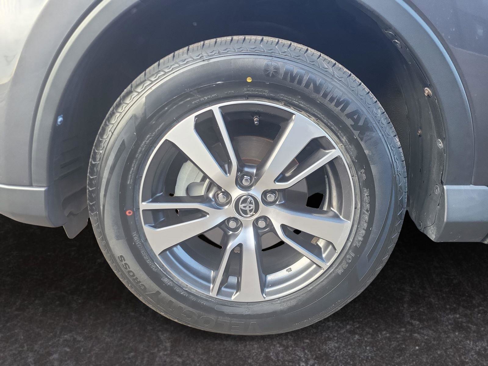 Used 2018 Toyota RAV4 XLE image 15