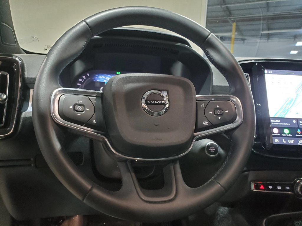 Used 2025 Volvo XC40 B5 Core AWD/4WD image 25
