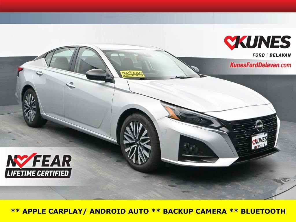 Used 2024 Nissan Altima 2.5 SV FWD image 1