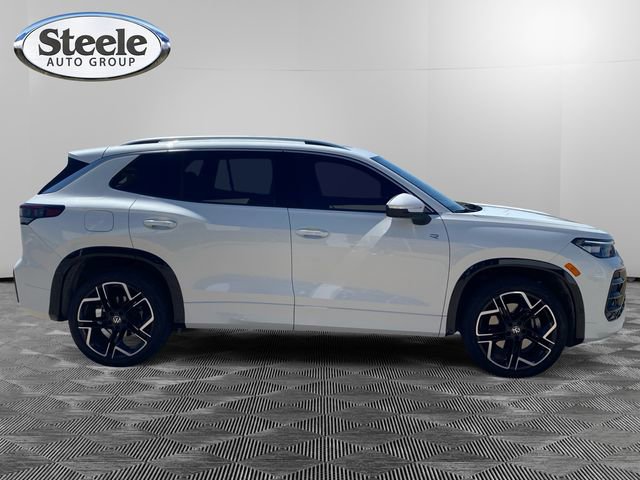 Used 2025 Volkswagen Tiguan SEL R-Line AWD/4WD image 6