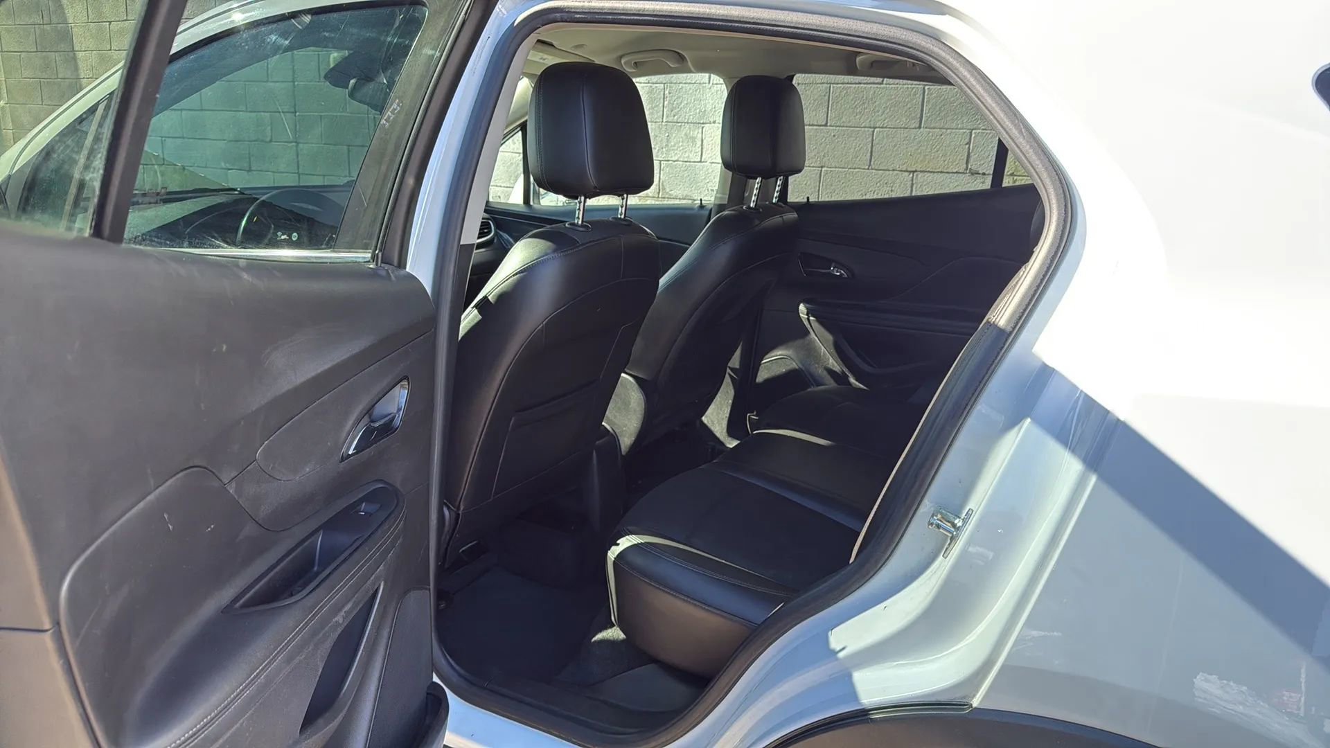 Used 2018 Buick Encore Preferred image 27