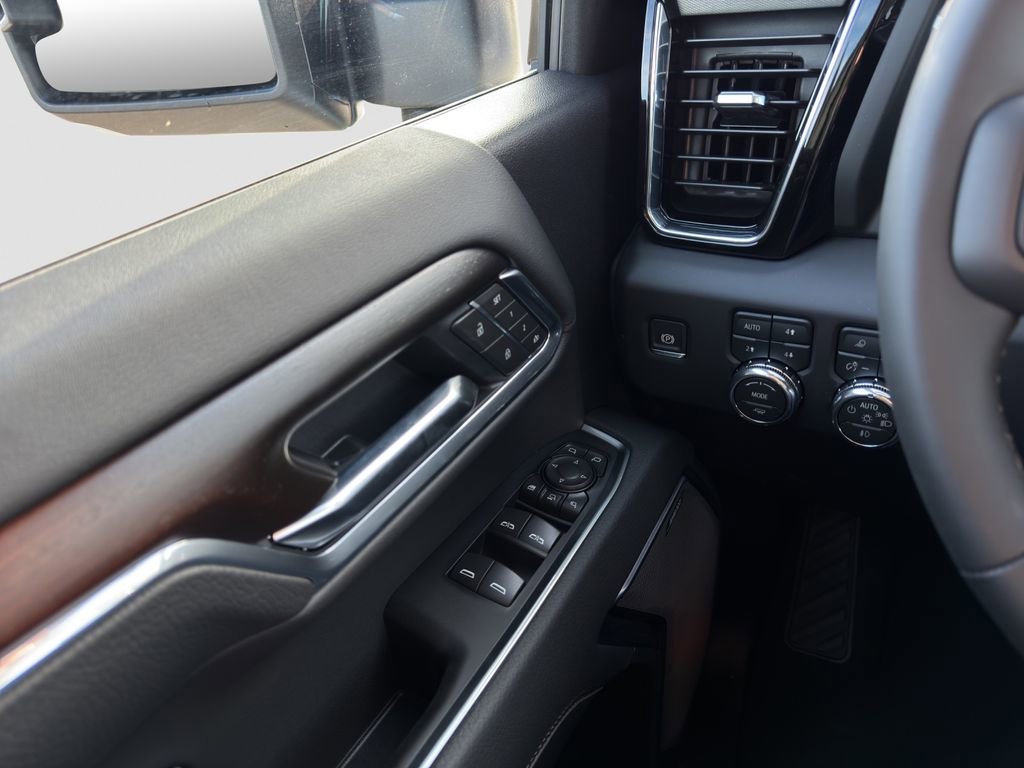 New 2026 GMC Sierra 2500 Denali w/ Denali Reserve Package image 12