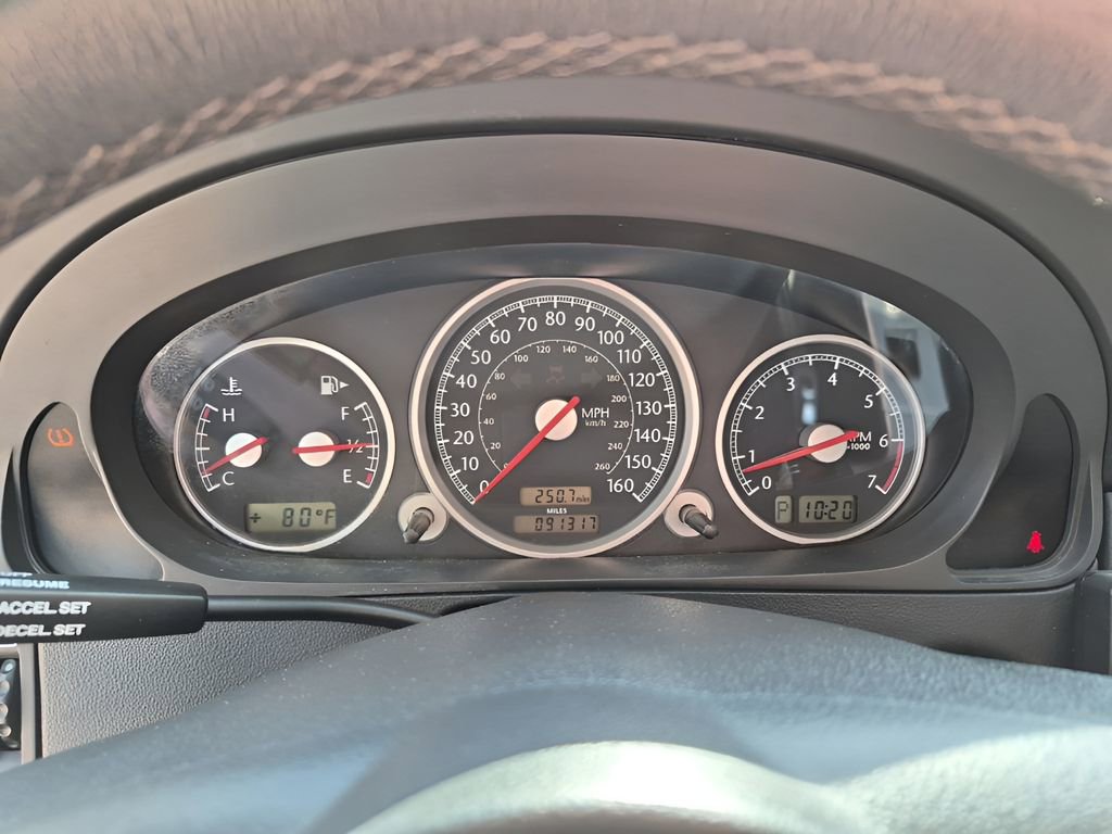 Used 2006 Chrysler Crossfire Limited image 24
