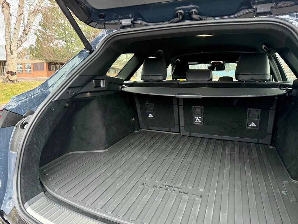 Used 2025 Toyota Crown Signia AWD/4WD image 38