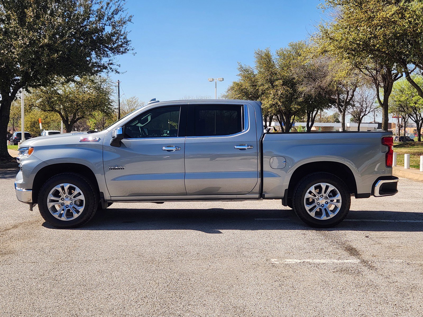 Used 2025 Chevrolet Silverado 1500 LTZ w/ LTZ Premium Texas Edition image 3