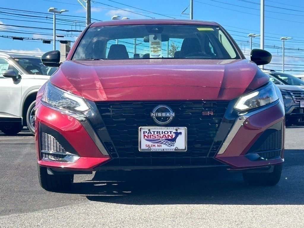 Certified 2025 Nissan Altima 2.5 SR image 3