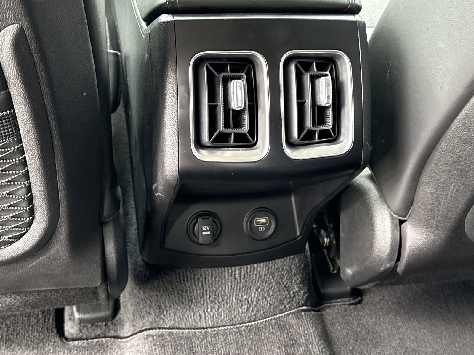 Used 2022 Kia Sorento EX w/ Panoramic Sunroof Package image 14