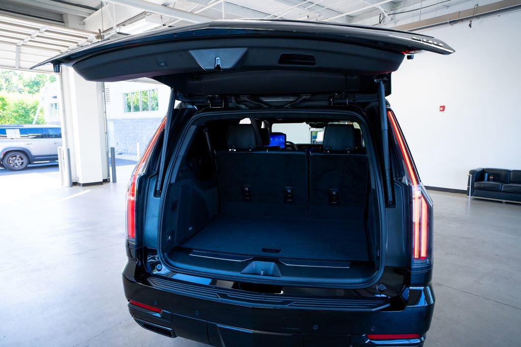 Used 2026 Cadillac Escalade ESV Platinum Sport w/ LPO, ONYX Package image 52