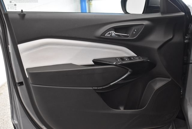 Used 2025 Chevrolet Trax LT w/ LT Convenience Package FWD image 20