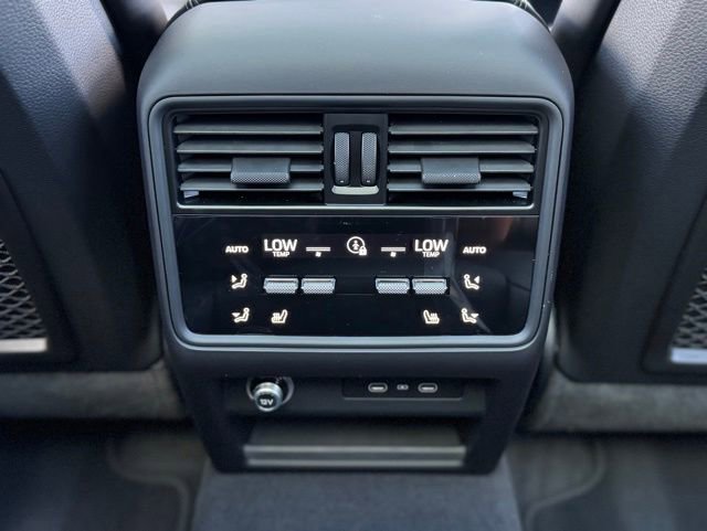 New 2026 Porsche Cayenne GTS AWD/4WD image 33