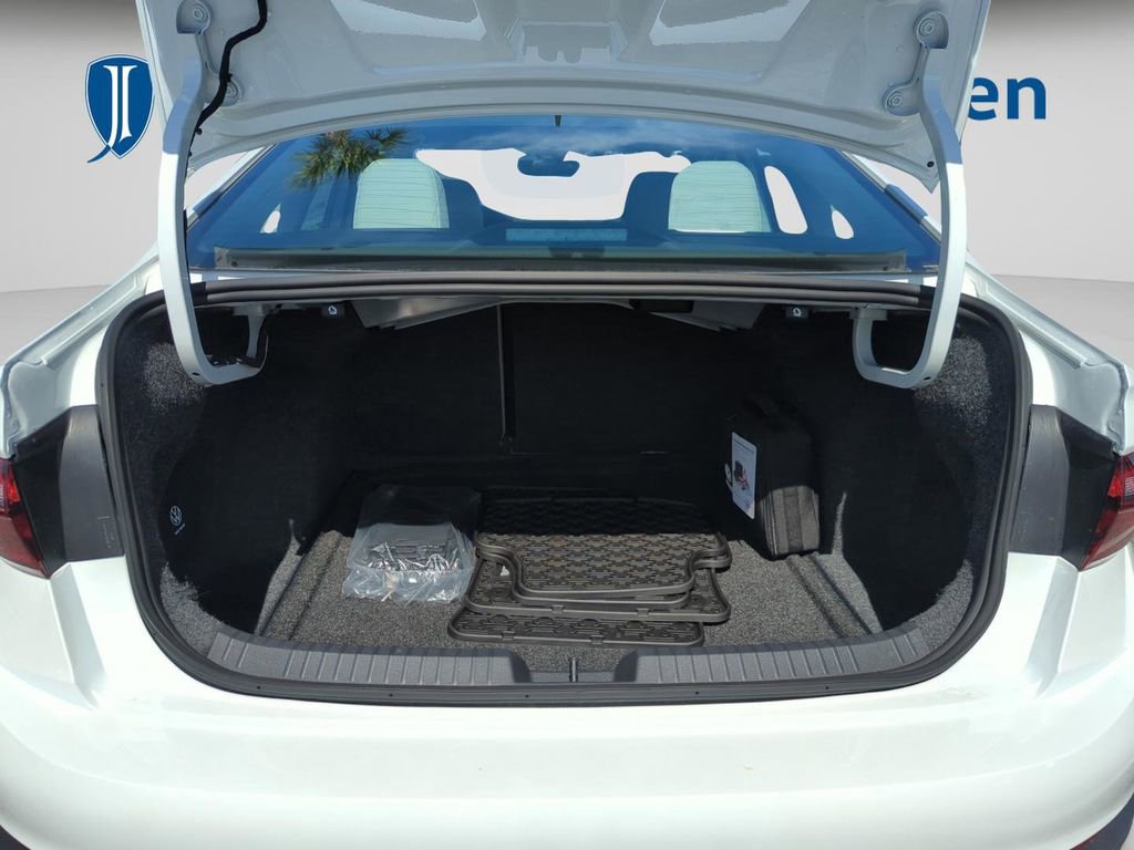 New 2026 Volkswagen Jetta SE image 17
