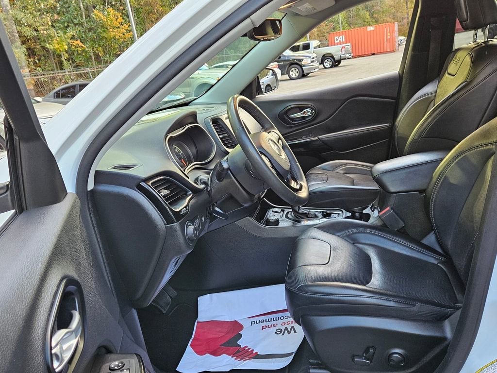 Used 2023 Jeep Cherokee Altitude Lux image 5